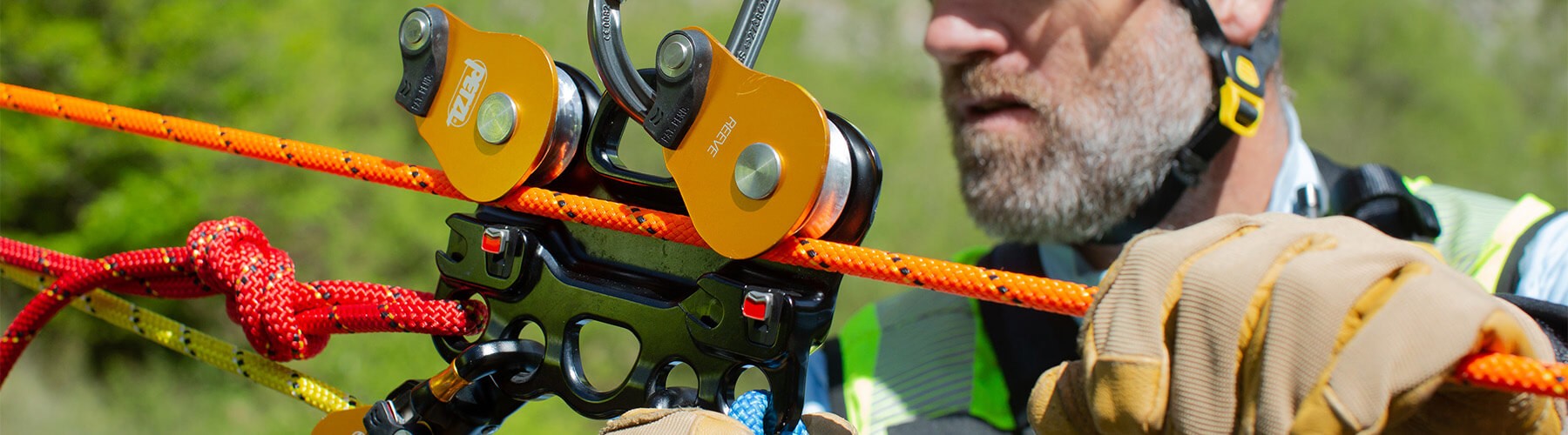 Vše, co potřebujete vědět o nových kladkách Petzl a proč je váš tým bude chtít